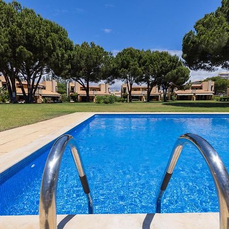 Casa De Ferias Com Piscina - Condominio Vilamouratenis Luaran gambar