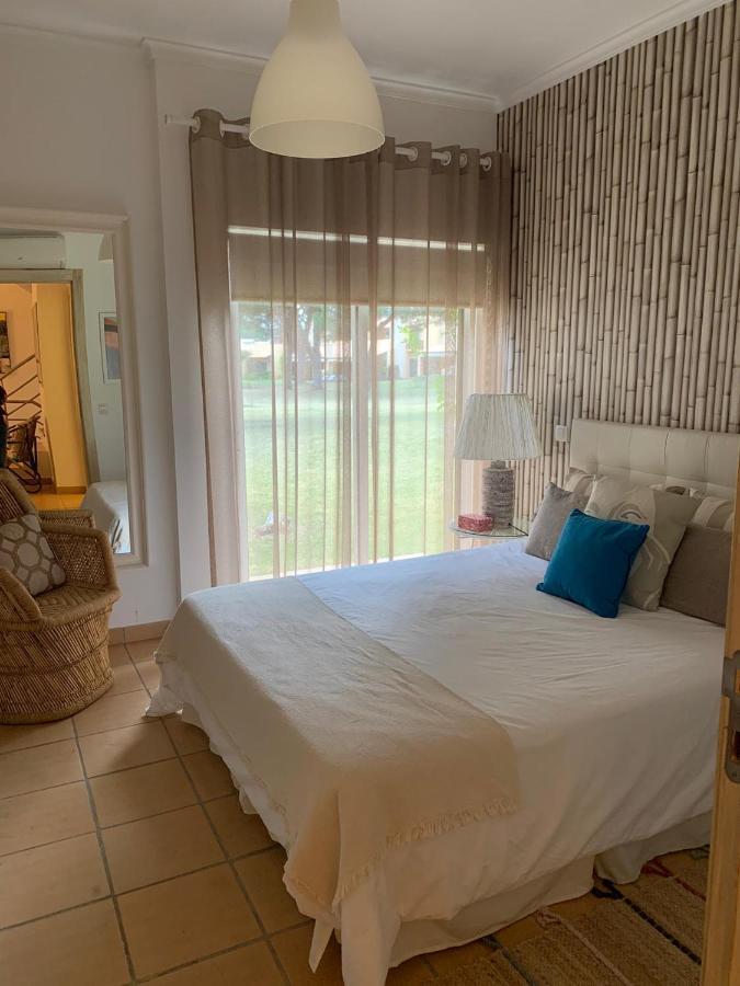 Casa De Ferias Com Piscina - Condominio Vilamouratenis Luaran gambar