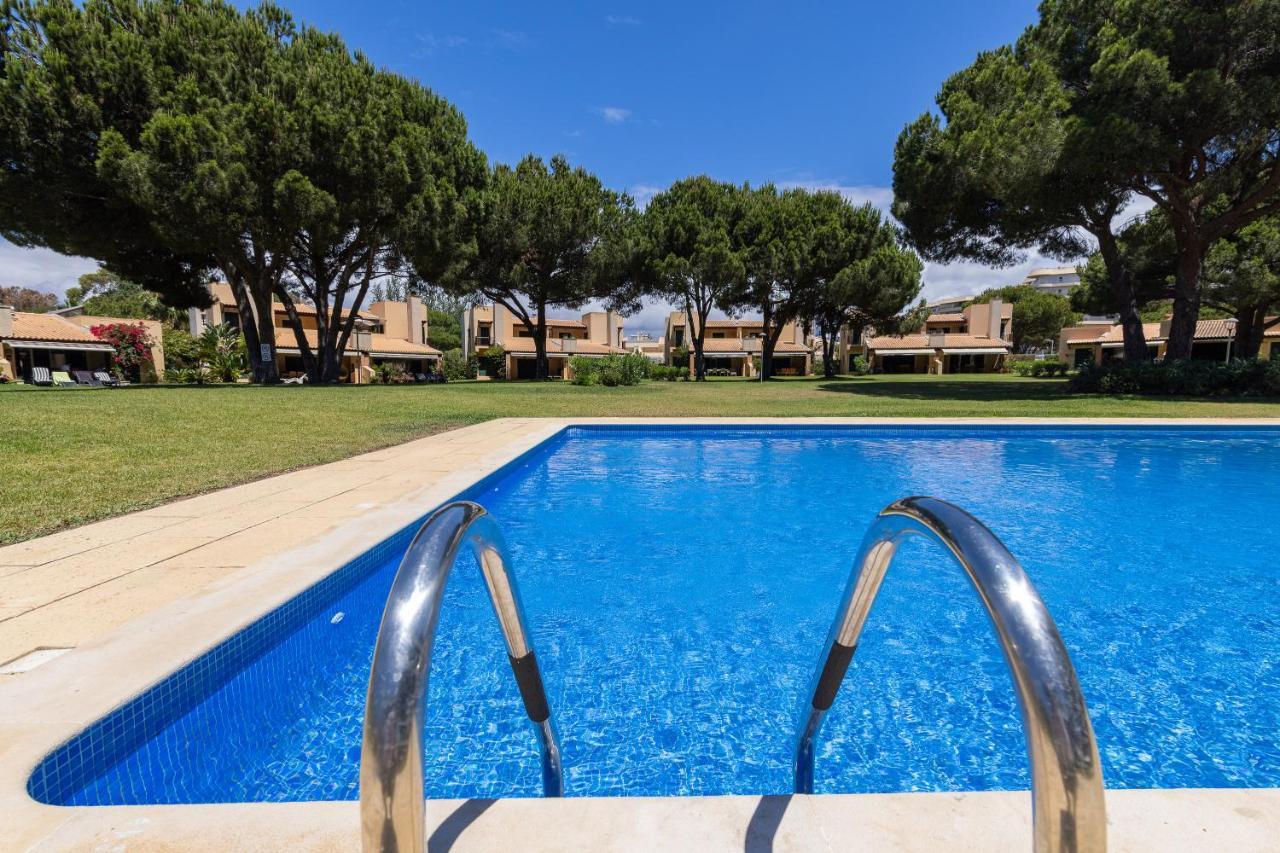 Casa De Ferias Com Piscina - Condominio Vilamouratenis Luaran gambar